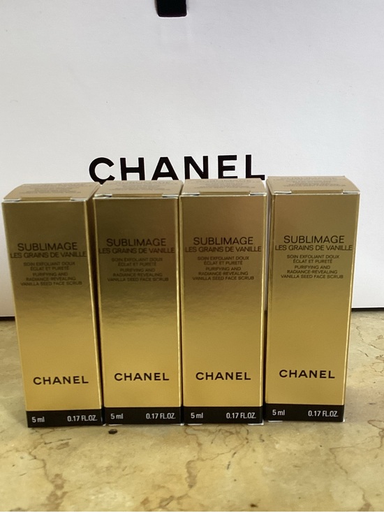 CHANEL Other - CHANEL Sublimage Les Grains de Vanille - Gold